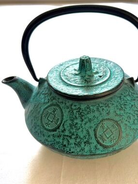 Japanese Style Cast Iron Teapot Tetsubin- Turquoise Coin Design Strainer/Infuser